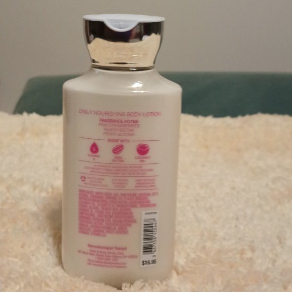 NWT ~ Bath & Body Works Gingham GORGEOUS Daily Nourishing Body Lotion (8 FL. OZ) - Picture 2 of 5